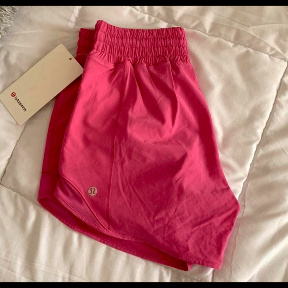 Razzel lululemon hotty hot shorts